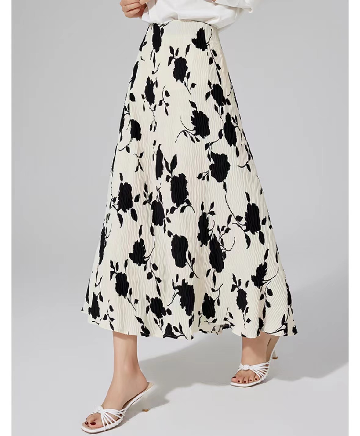 12.2  5.1  Printed skirt